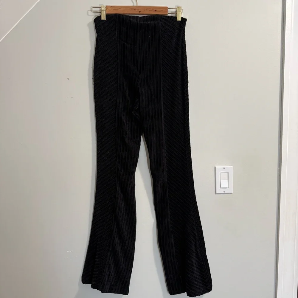 Free People Slim Pull-On Velvet Flare Pants Black - Picture 5 of 16